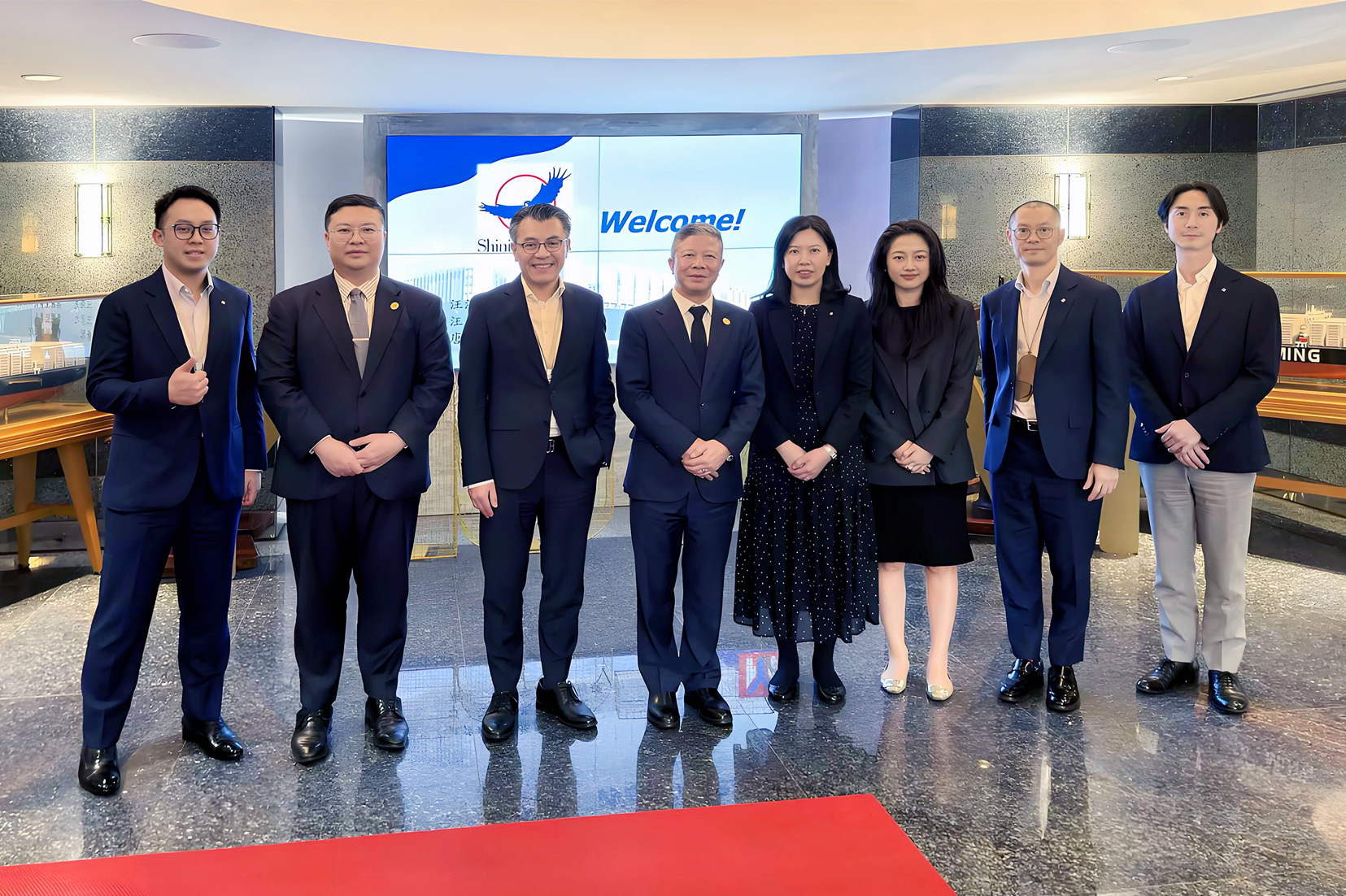 Senior managements of the Shining Ocean Logistics Group visited YML in Taiwan.