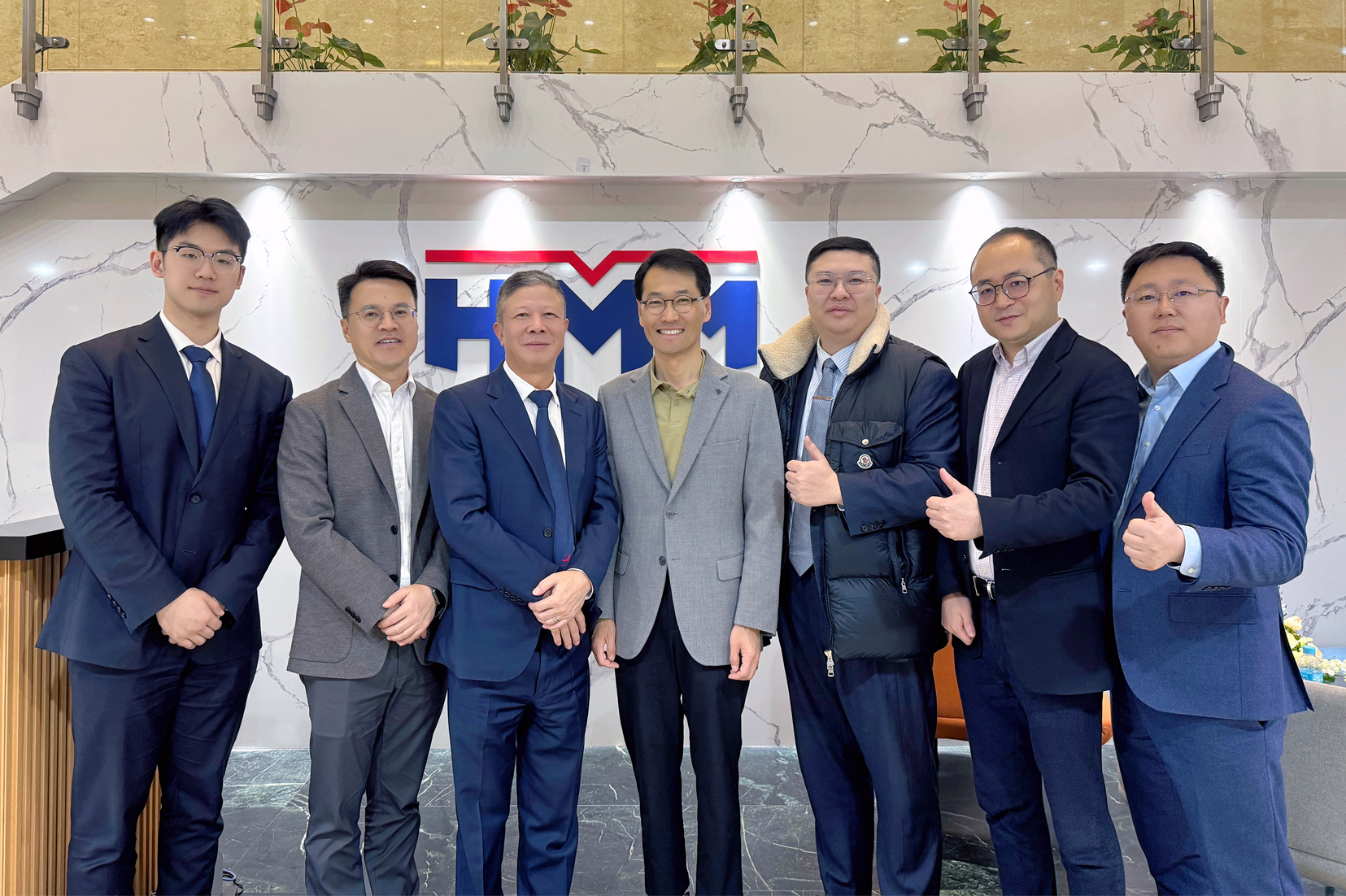 Senior managements of the Shining Ocean Logistics Group visited HMM in Shanghai and the Chairman of the China Region.